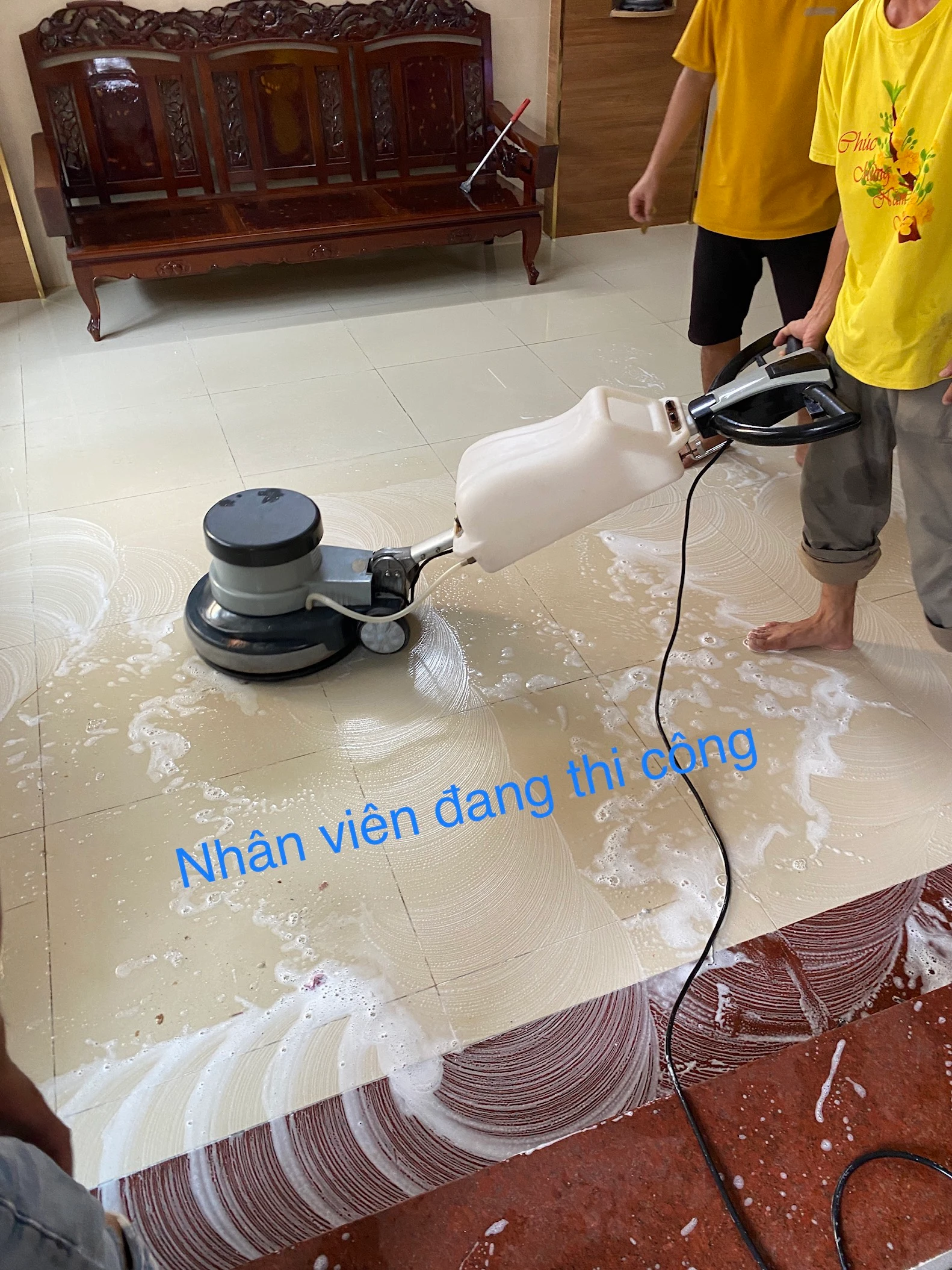 Công việc vệ sinh sàn tại Tino